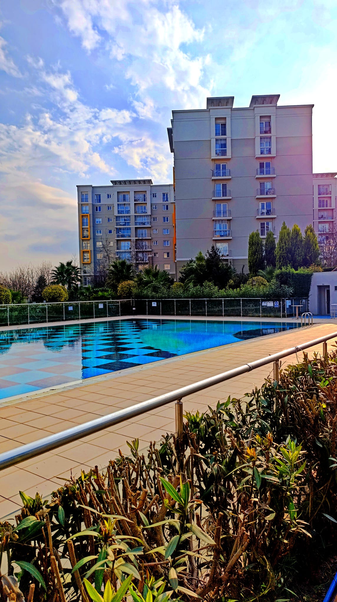 dumankaya trend yuzme havuzu