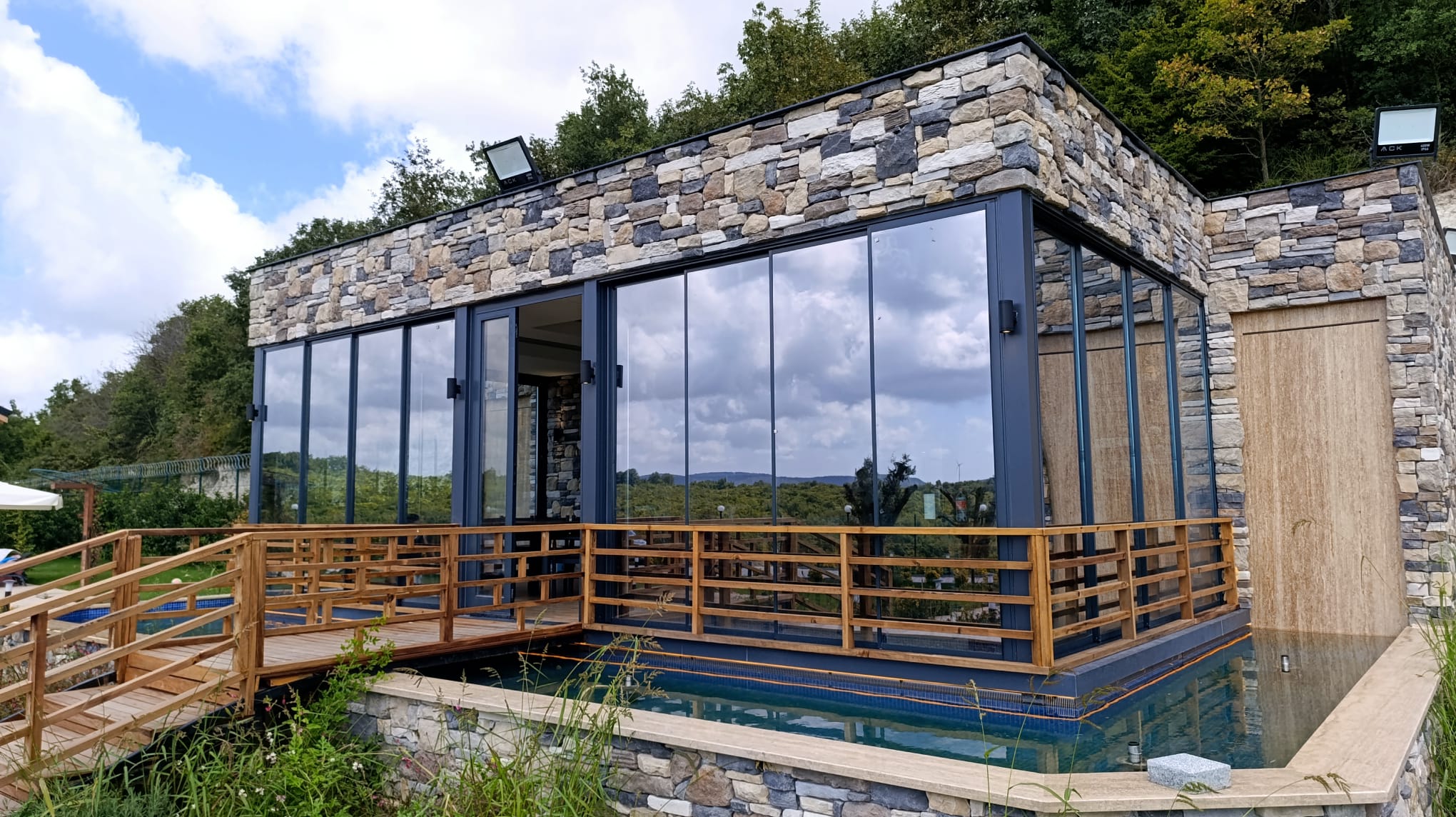 omer koprulu kis bahcesi havuzu ve yuzme havuzu 2